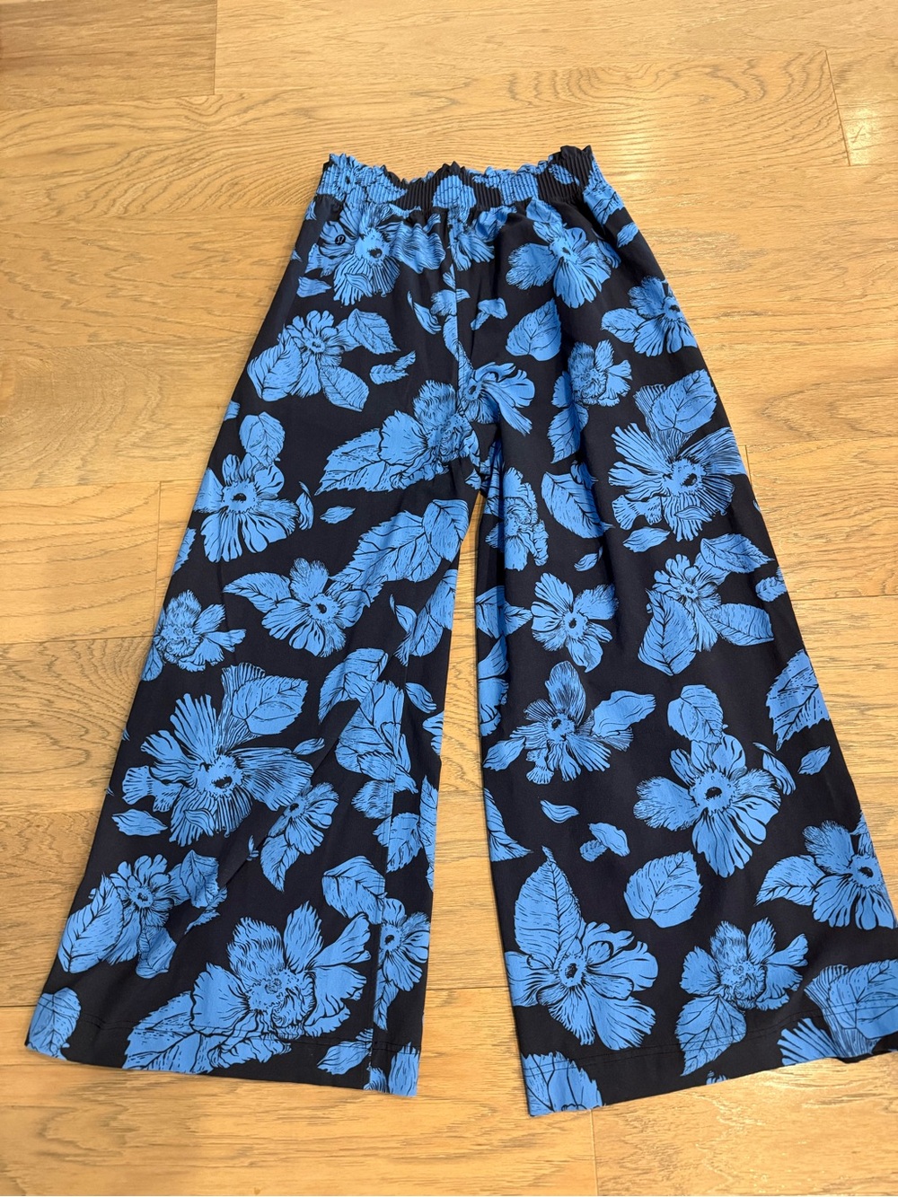 lululemon Women Ruffle-Waist Wide-Leg Cropped Pant Size S